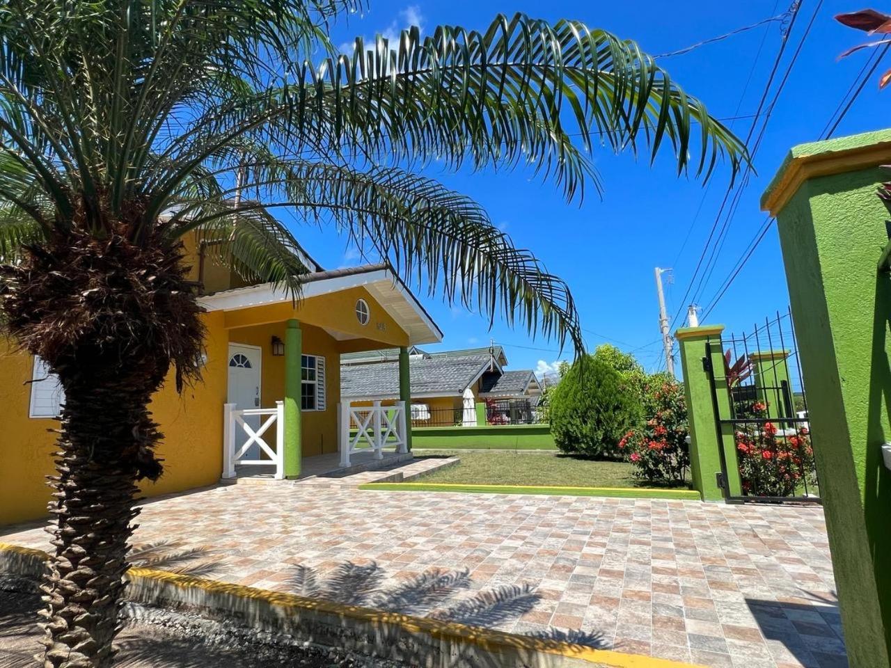 Reddie Vacation Homes Windsor  외부 사진
